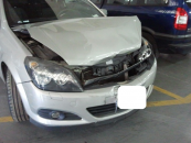 Opel (p) Astra GTC Sport 1.6 105cvCV - Accidentado 1/3
